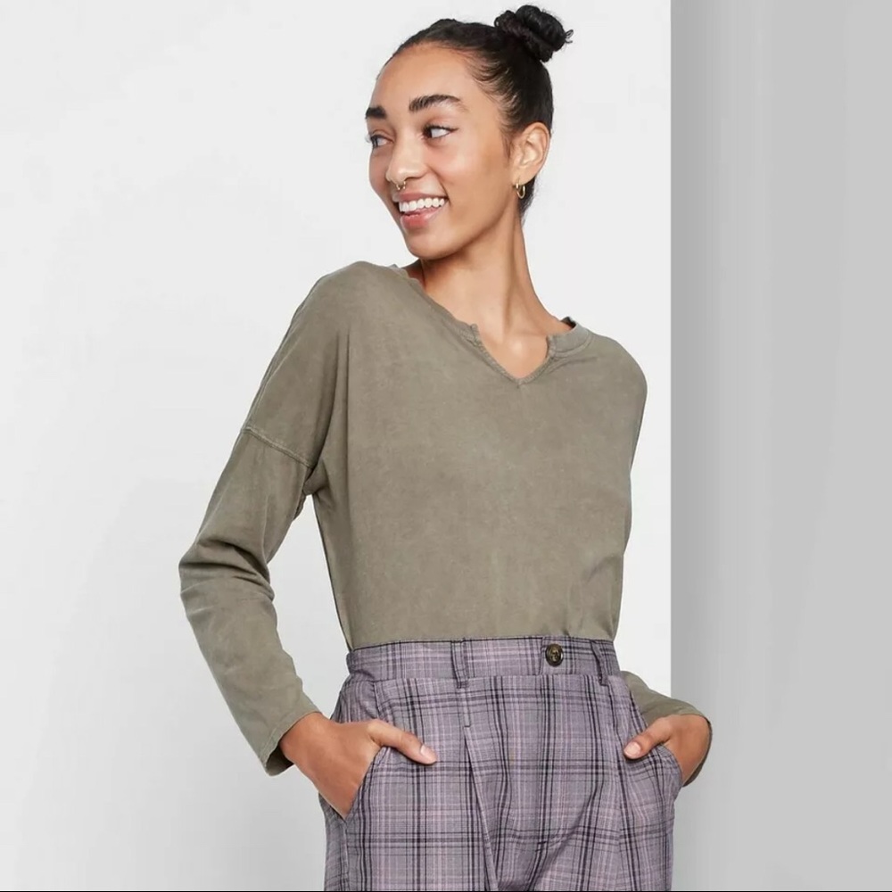 Wild Fable Women's Long Sleeve Shirt V-Neck Cropped Boxy Olive Green  Size XS